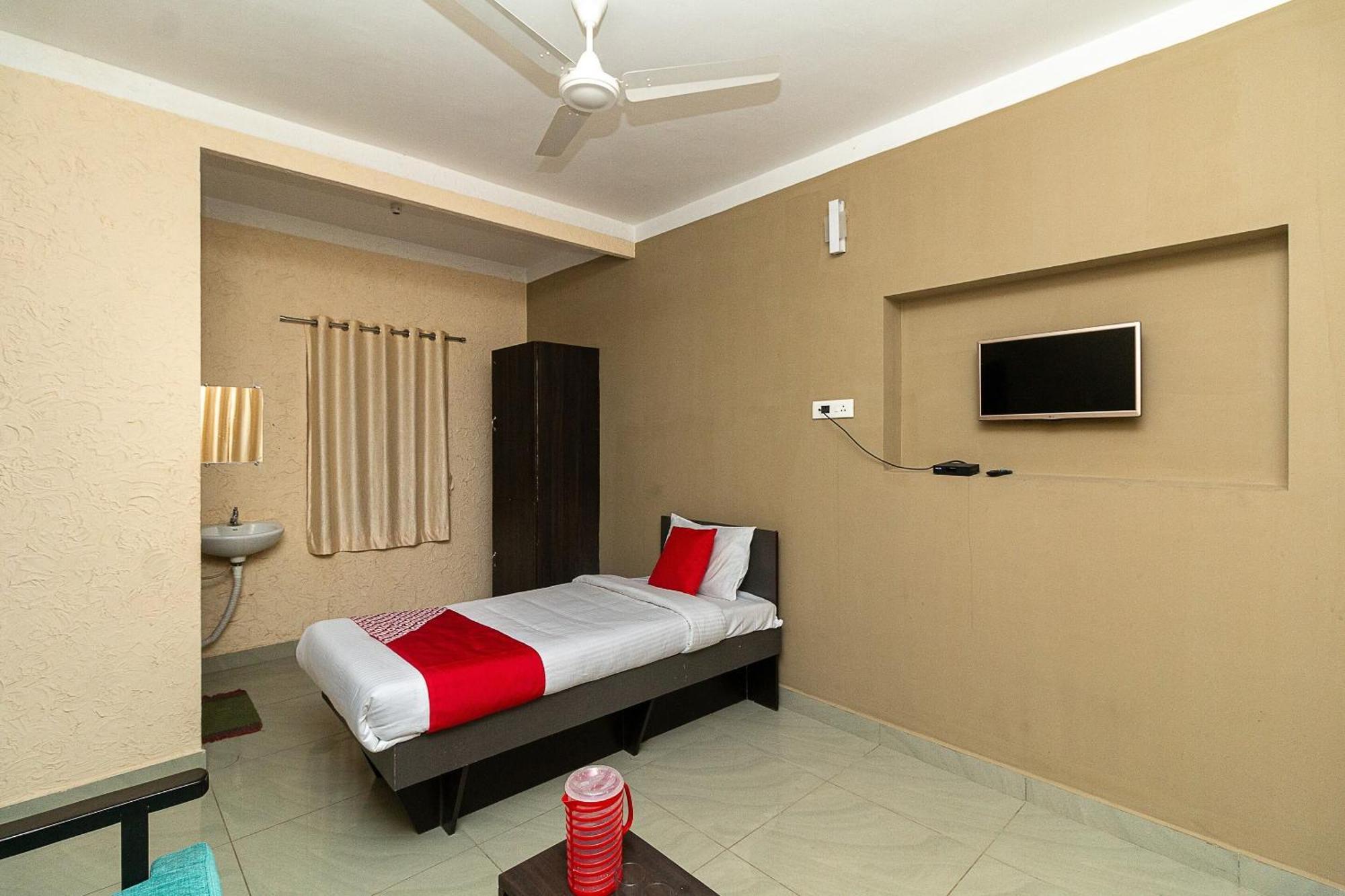 Oyo Green Hills Villa Kuttalam  Exterior photo